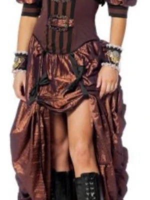 Steampunk klänning brun cosplay - Snygg steampunk-inspirerad klänning i glansigt brunt tyg med svarta detaljer och puffärmar. Kjolen är rynkad och har hög slits framtill, dekorerad med svarta band. Perfekt för maskerad eller cosplay och ger en cool vintage vibe.