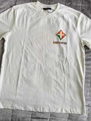  Louis Vuitton t-shirt - LV T-Shirt for the summer, brand new with tags