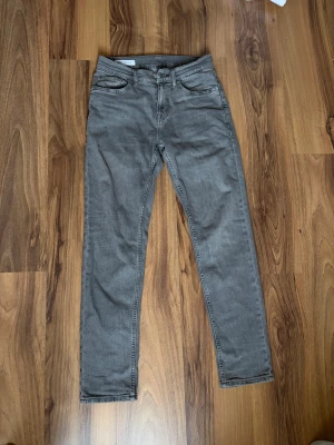 Slim fit jeans från Zara - Använda en gång. Storlek eur 36. 