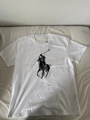 Polo Ralph Lauren  - En skön tröja för sommare. ☀️😎