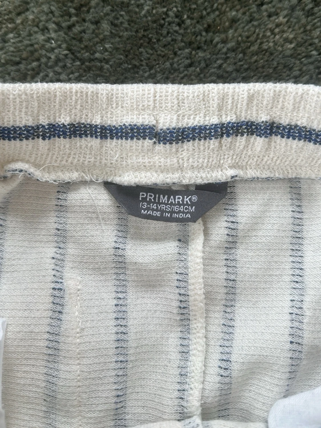 Randig pyjamas med kort ärm och shorts - 3