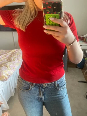 Röd topp - Supersöt röd topp från mango❤️