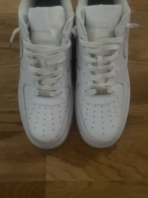Air force 1 - Air force 1s some inte använder anvönt 1-2ggr