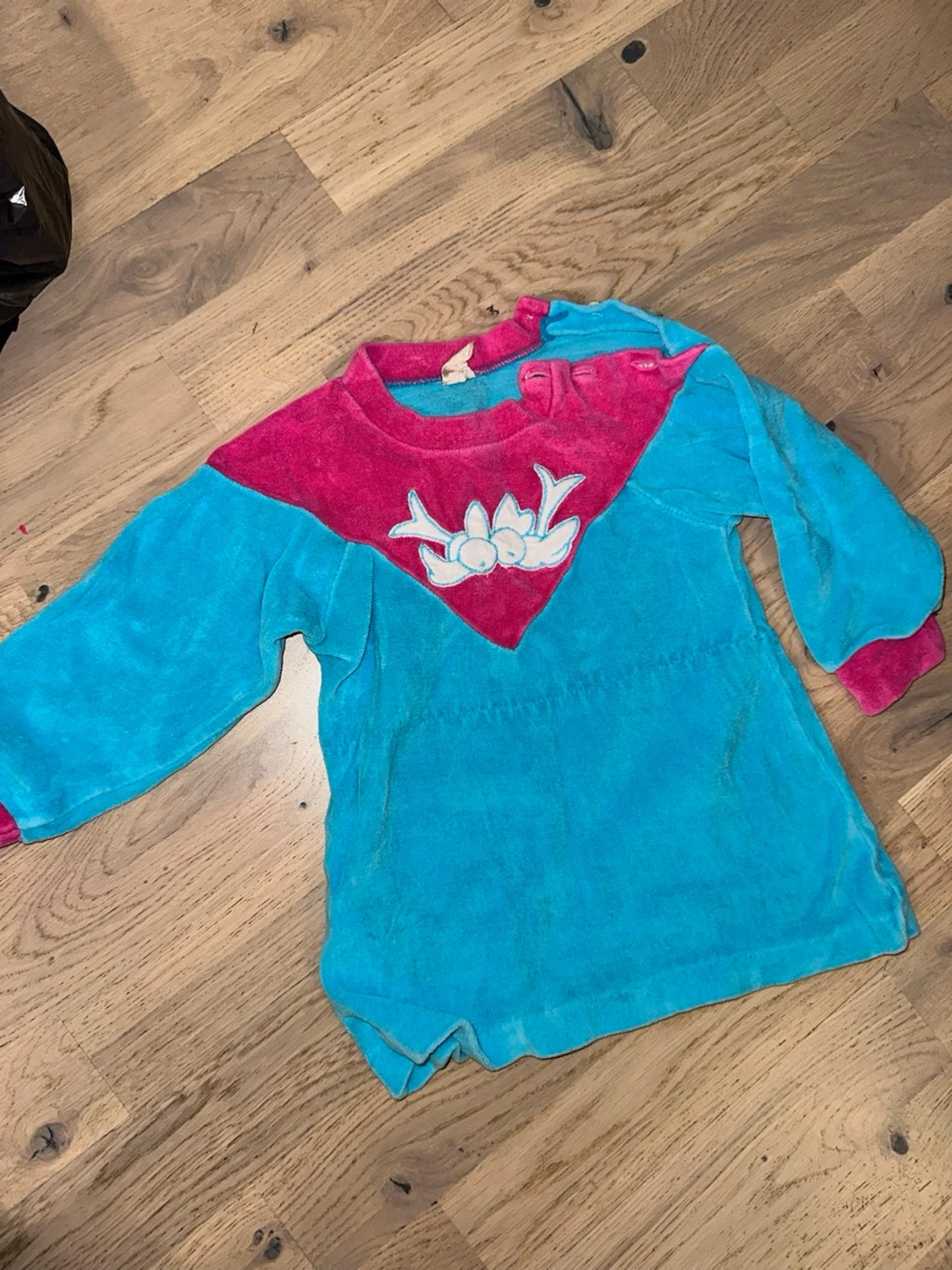 Blå och cerise pyjamas med fågelmotiv - 1