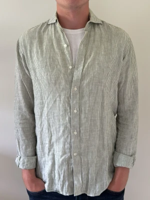 John Henric Linne Skjorta - - Condition: 8/10 - Color: Green/White - Size: M