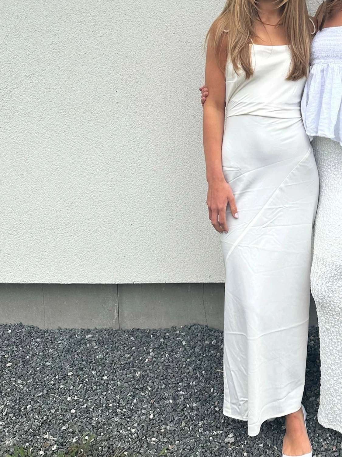 Vit långklänning med fina detaljer  - 3