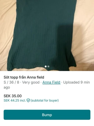 Ribbad grön topp från Anna Field - Ribbad topp i en snygg grön färg från Anna Field. Modellen är ärmlös och har en enkel, rak passform som passar perfekt till jeans eller kjol. Materialet känns mjukt och stretchigt för extra komfort.