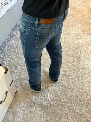 Tiger of Sweden jeans  - Tiger of Sweden Jeans Sharp | skick 9/10 | Storlek 32/32 | Pris - 399kr | Modellen är ca 180cm lång | Hör av dig vid minsta fråga eller fundering!!