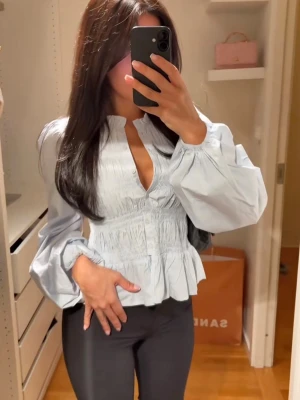 Nelly blus ljusblå - Använd en gång