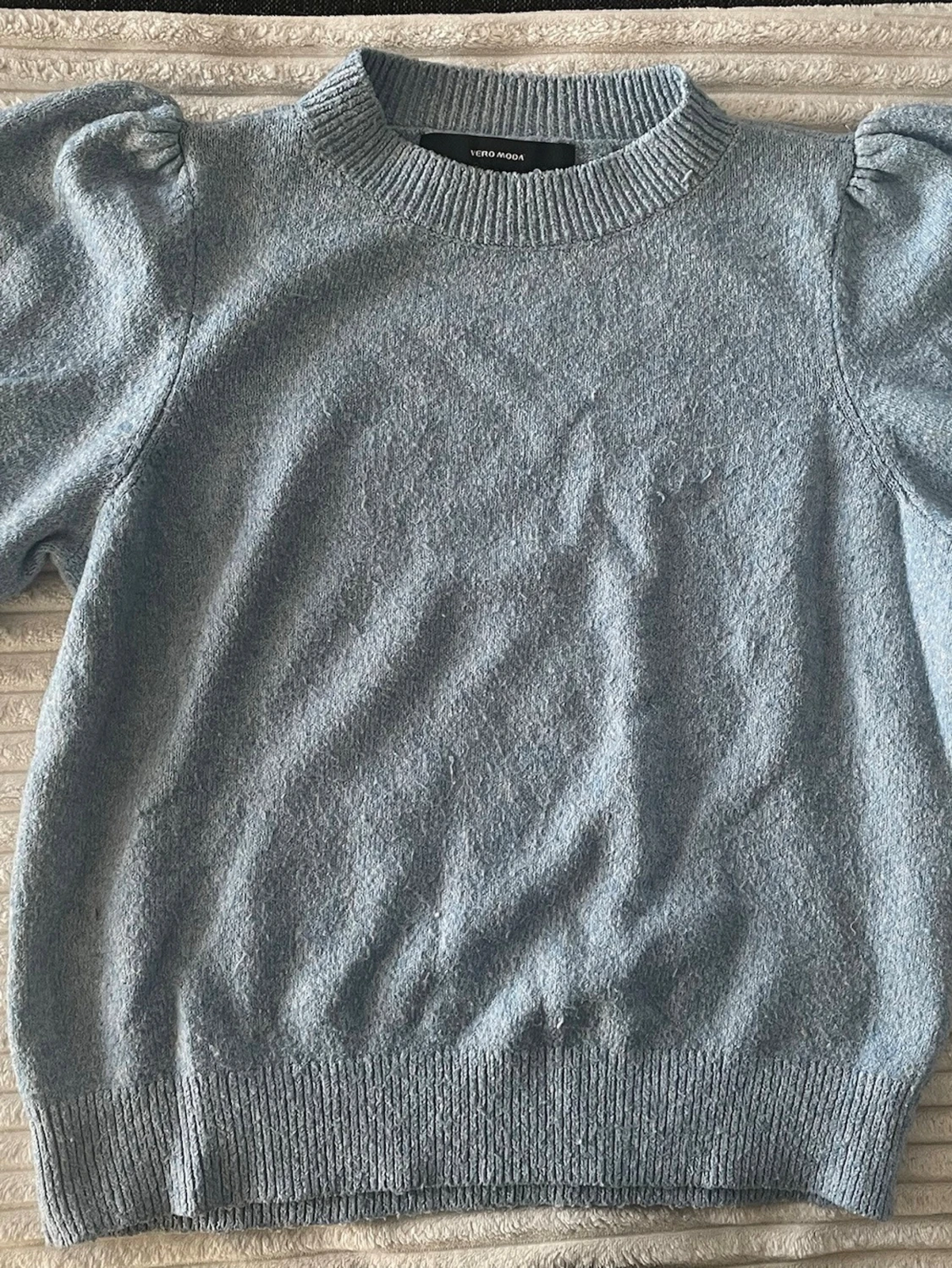 Ljusblå puffärm stickad tröja Vero Moda