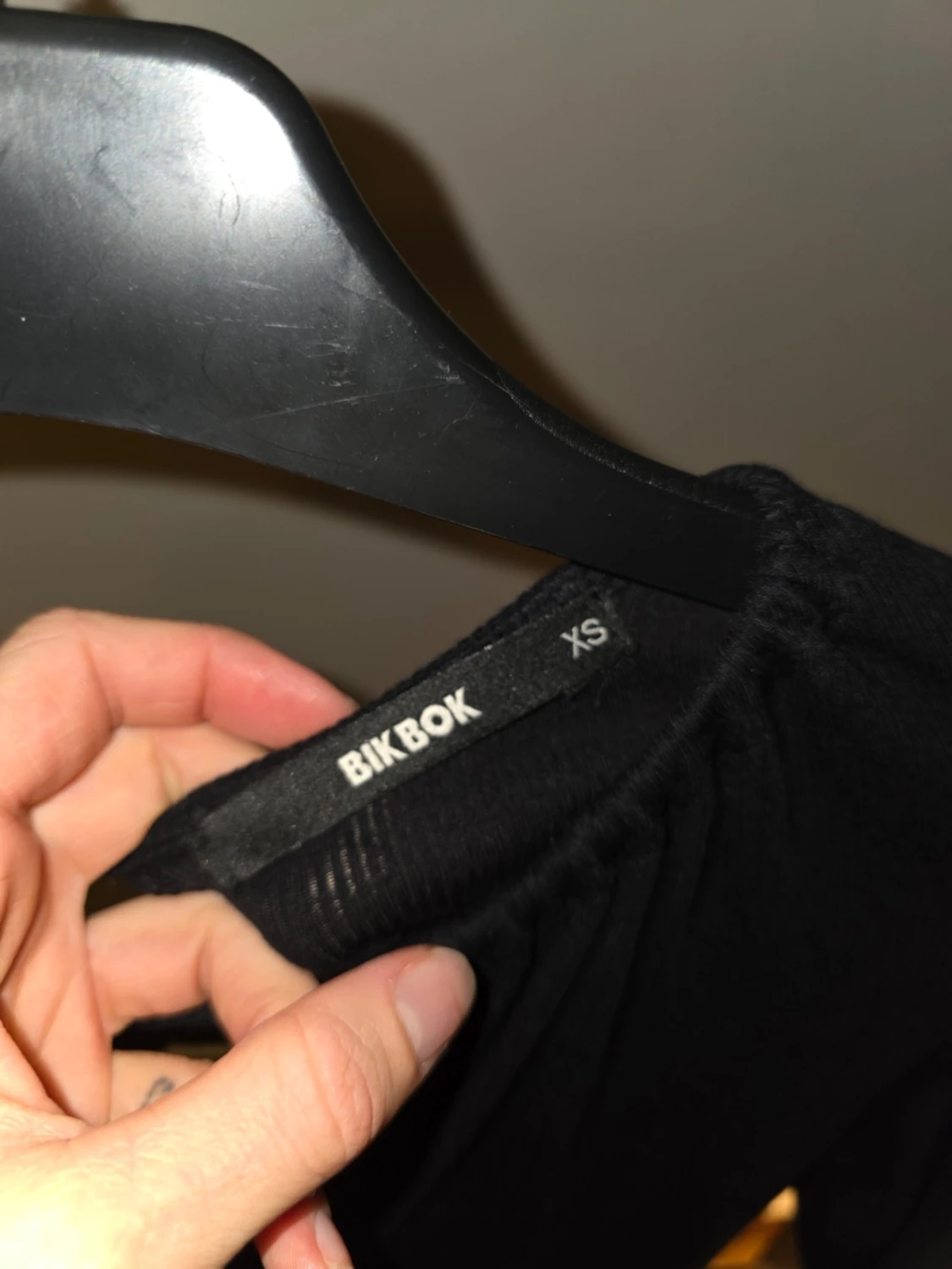 Svart långärmad body från Bik Bok - 2