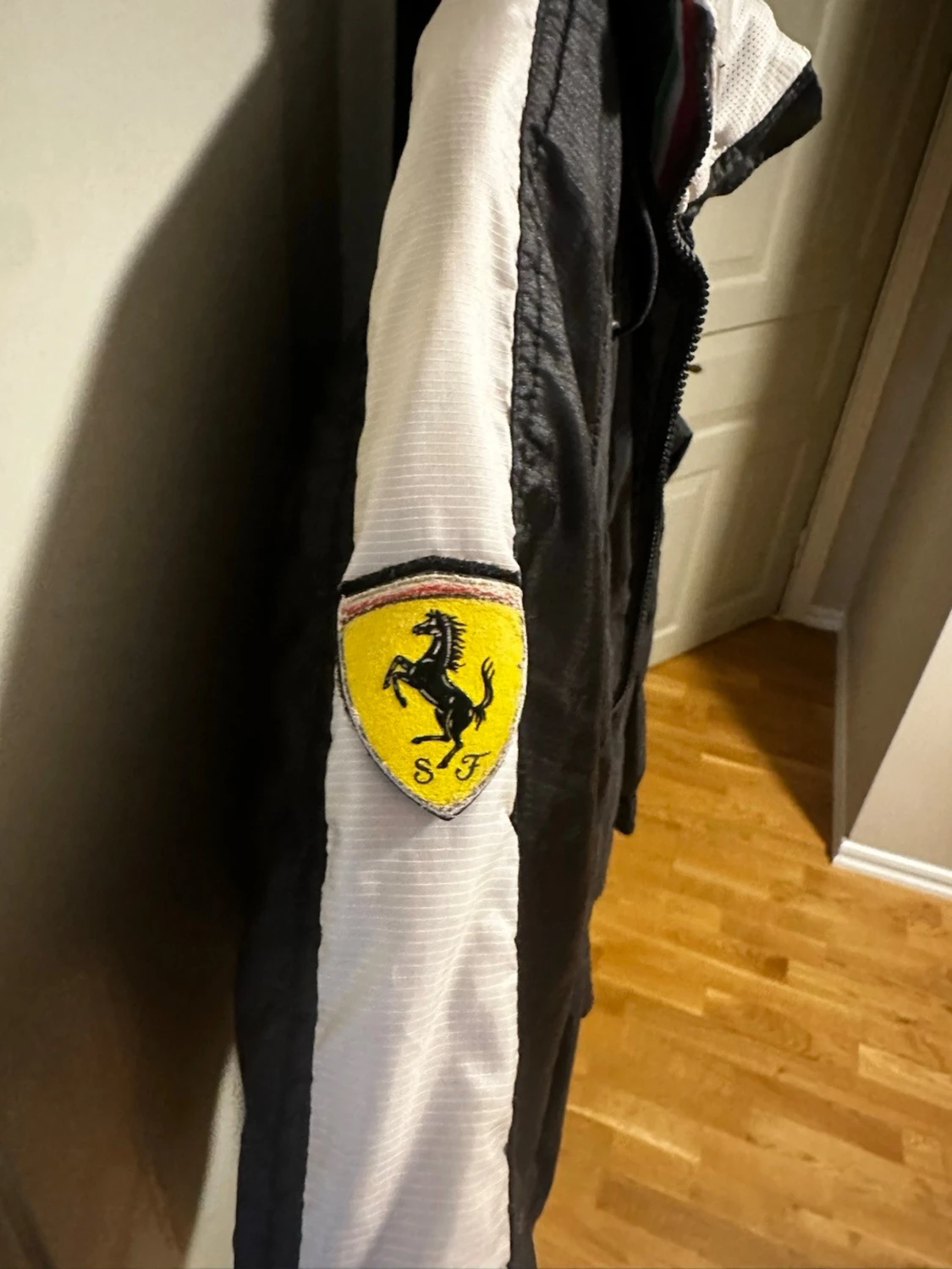 Svart Ferrari x Puma vindjacka - 3