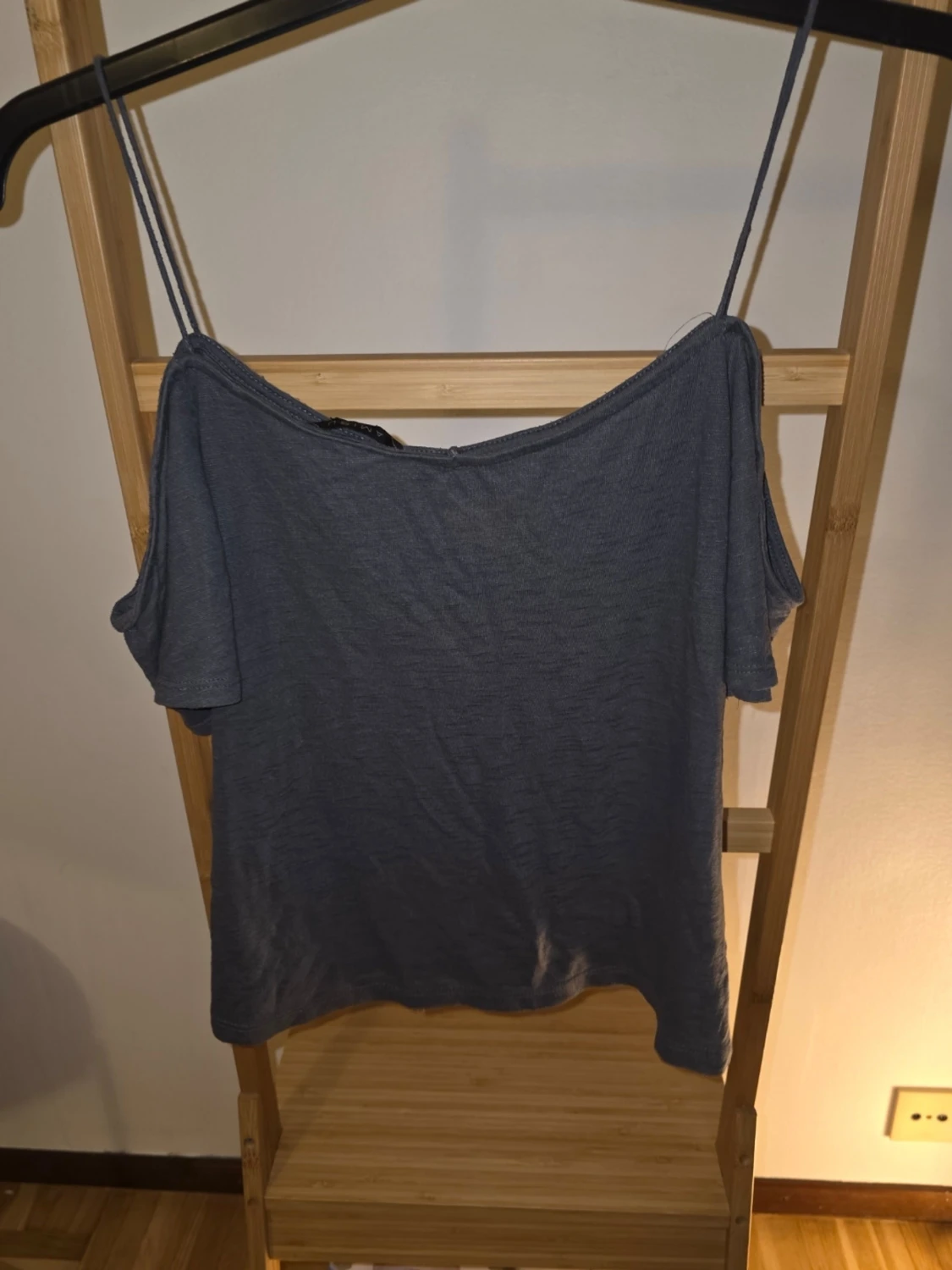 Mörkgrå axelbandslös topp - 2