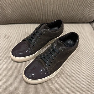 Lanvin skor - Lanvin skor. Färg brun. Storlek uk 10 passar 45. Medföljer dustbag. Skick 8/10