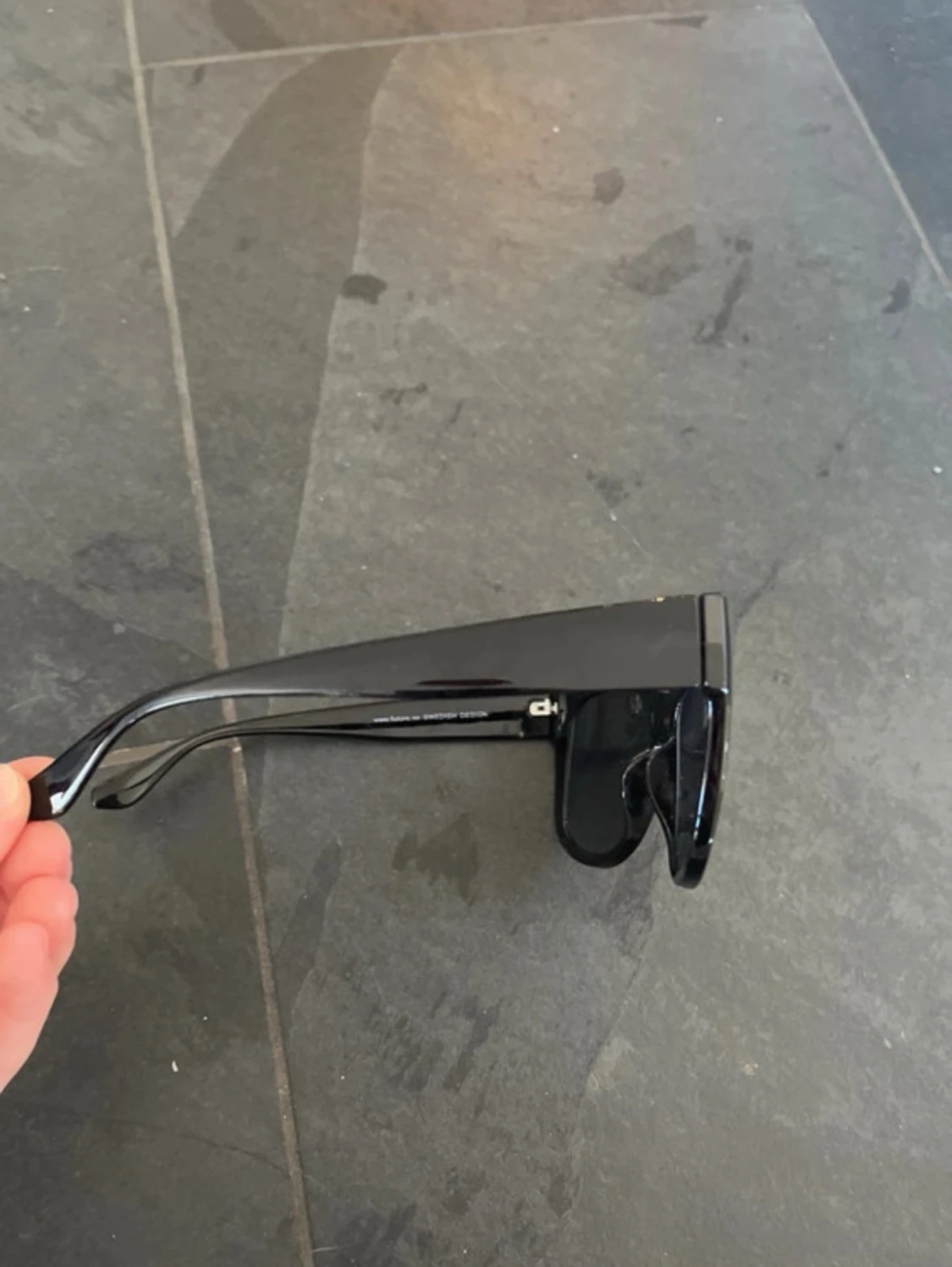 Svarta smarta glasögon med breda bågar - 1