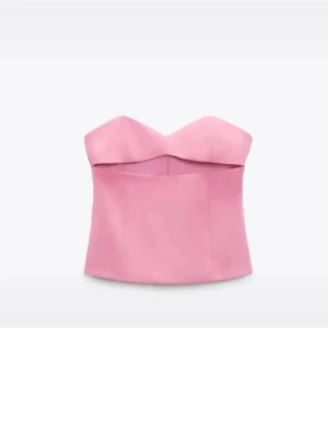 Rosa topp Zara  - Jag säljer en topp från Zara som nu inte säljs där längre. Tröjan har någon liten fläck som knappast syns, jag säljer den för den var för stor för mig men annars jättefin tröja!! 🌸🩷