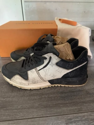 Louis Vuitton monogram sneakers  - Snygga Louis Vuitton sneakers