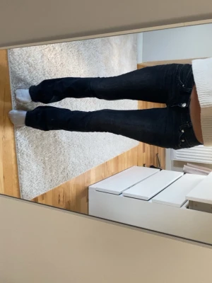 g-rise - Super söta svarta poppis G-rise jeans💗💗pris går att diskutera 