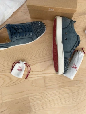 Christian Louboutin washed blue - Intresse koll på mina otroligt fina washed blue loubs. Og fins och mer bilder kan fås privat