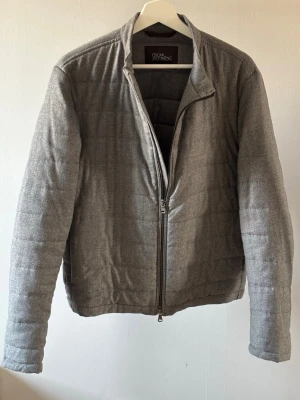 Oscar Jacobson jacka - Säljer nu min vår jacka från Oscar Jacobson. Storlek - S, sitter normalt i storlek. Nästan ny skick. Hör av dig vid mer info mvh Theo 🙌