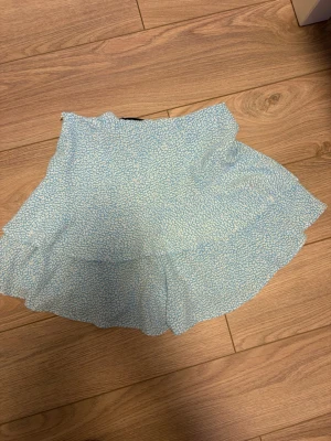 Zara kjol  - Jätte fin populär Zara kjol 