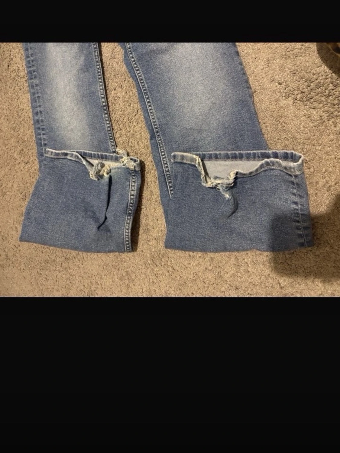 Blå bootcut jeans med slitna detaljer - 3
