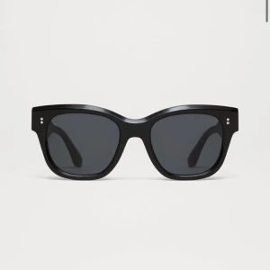 Chimi 07 svarta solglasögon  - Superfina solglasögon från Chimi i modellen 07! De är sparsamt använda och i gott skick men utan originalförpackning! 