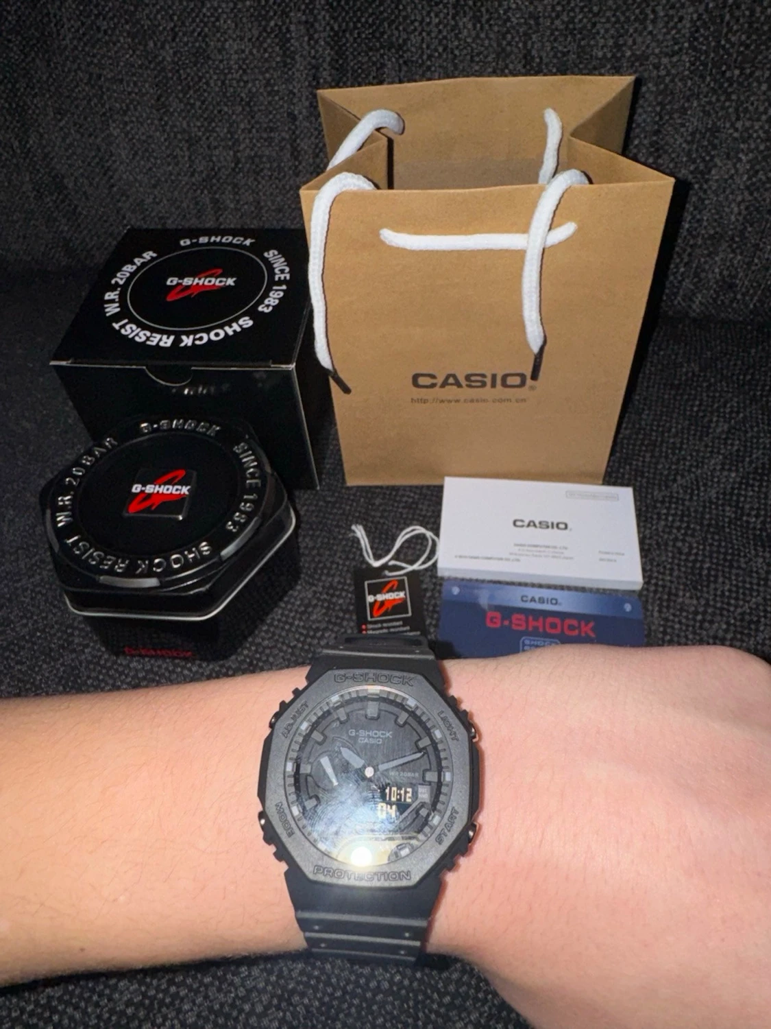 Svart Casio G-Shock klocka