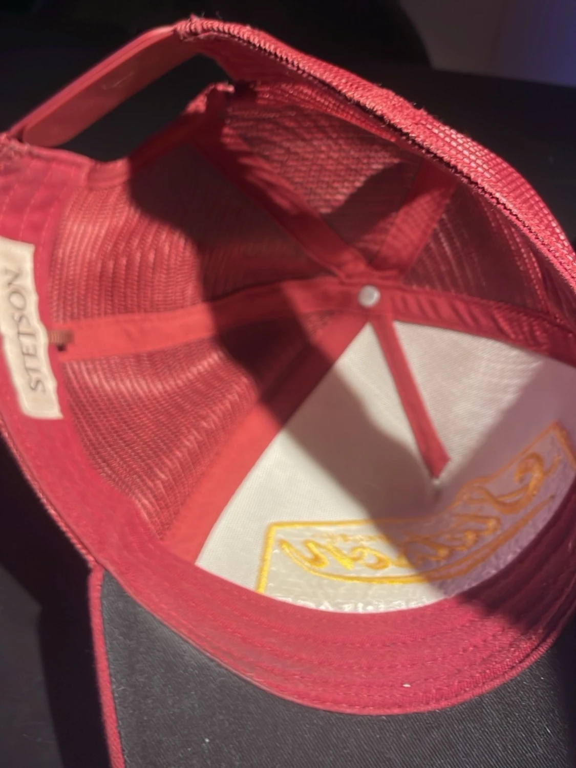 Röd och vit Stetson truckerkeps - 1
