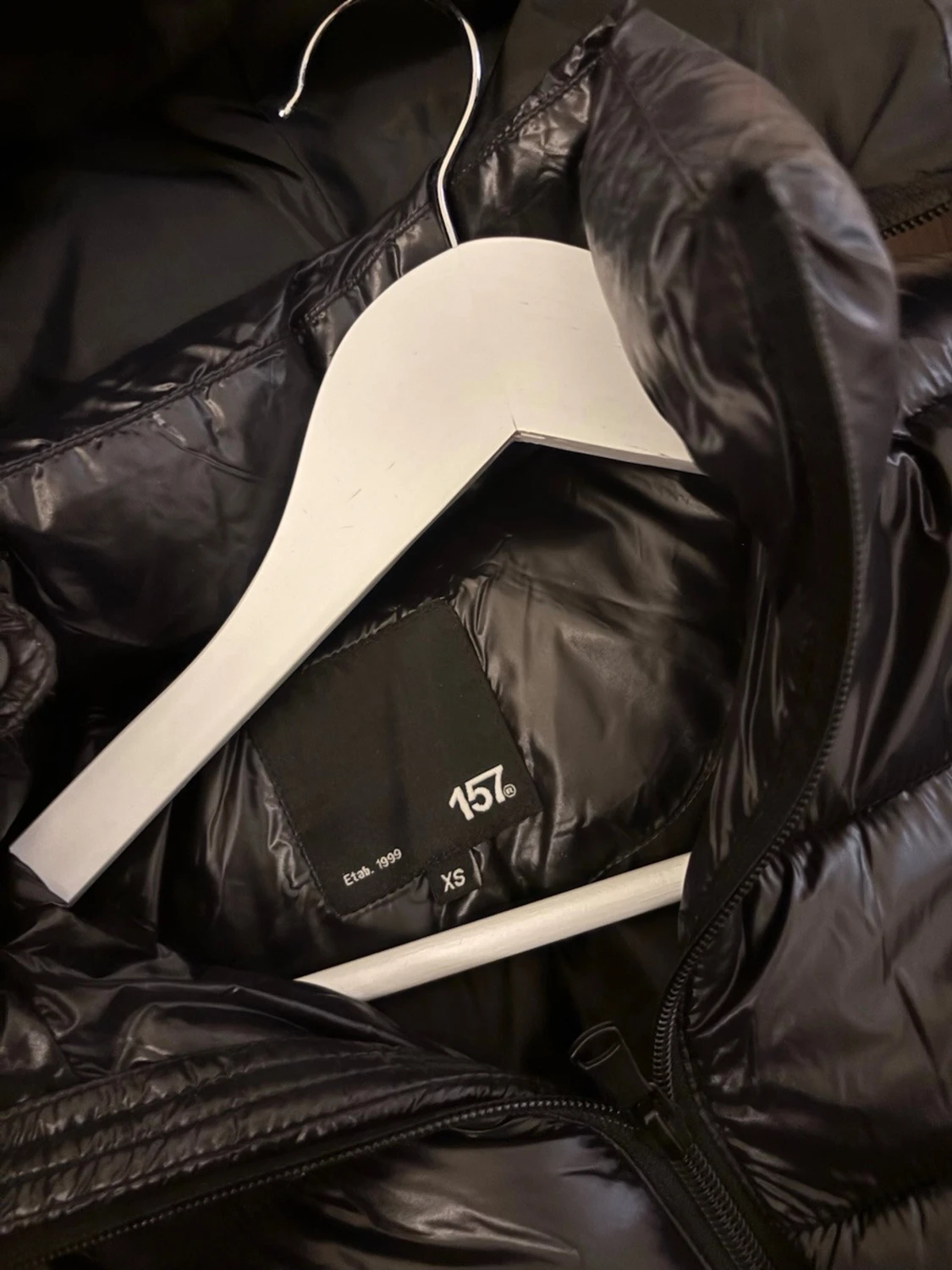 Svart pufferjacka med huva - 2