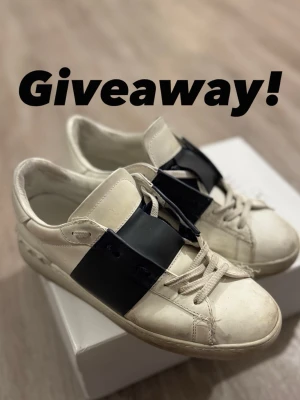 Valentino skor 42 - ‼️GIVEAWAY‼️Valentino skor storlek 42.              För att delta: 1️⃣Följ vårat konto, 2️⃣Gilla annonsen, 3️⃣Skriv ”klar” i pm✅                           Vinnaren utses den 1 Mars‼️Lycka till🙌