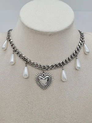 Handgjort halsband med hjärta  - Material-rostfritt stål. Kedjetjocklek-7,2mm #64