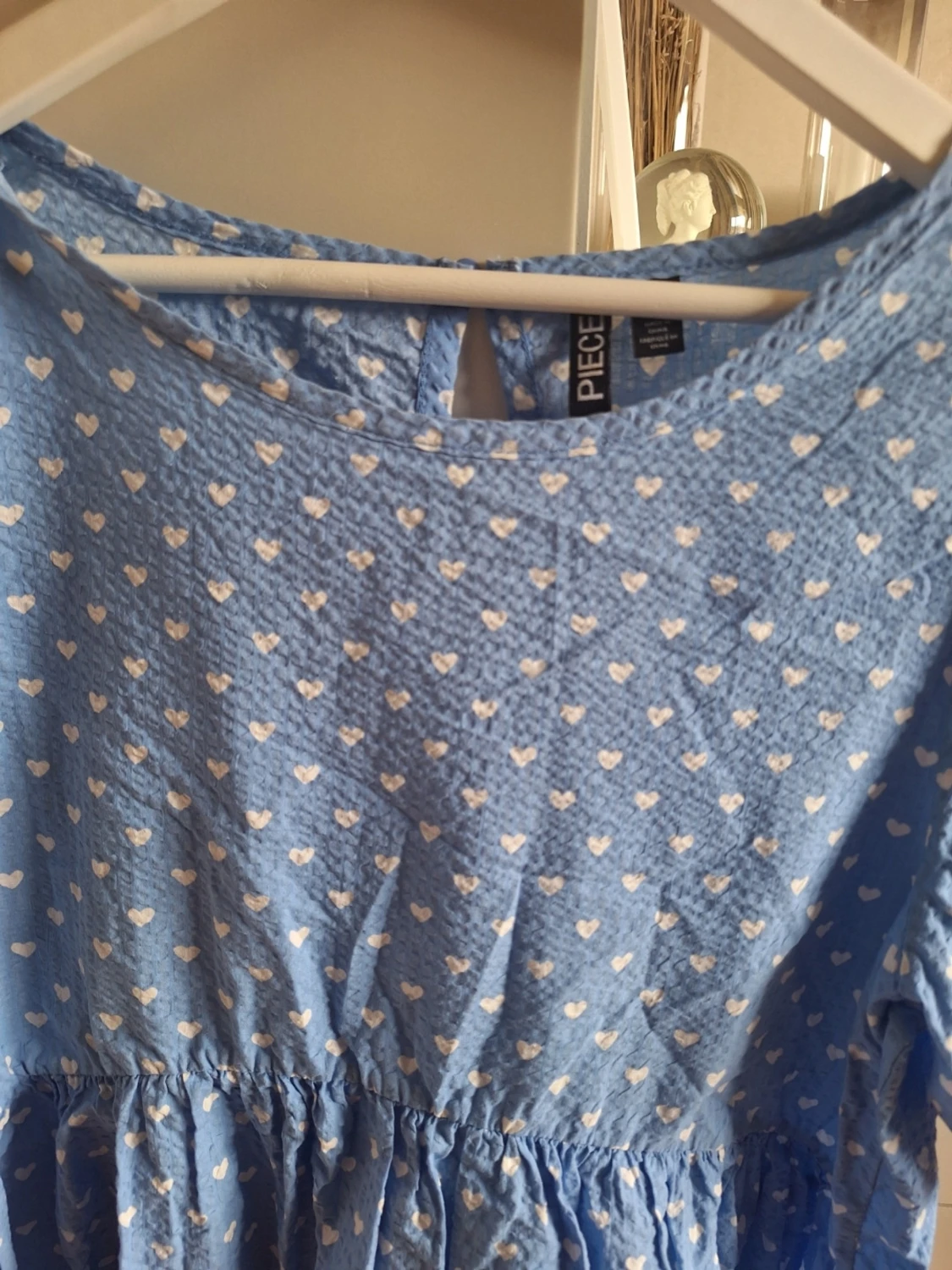 Blå blus med hjärtmönster från PIECES - 1