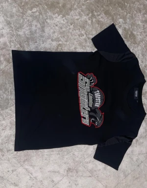 Trapstar Tshirt Svart och Vit - Trapstar Tshirt. Svart och Vit