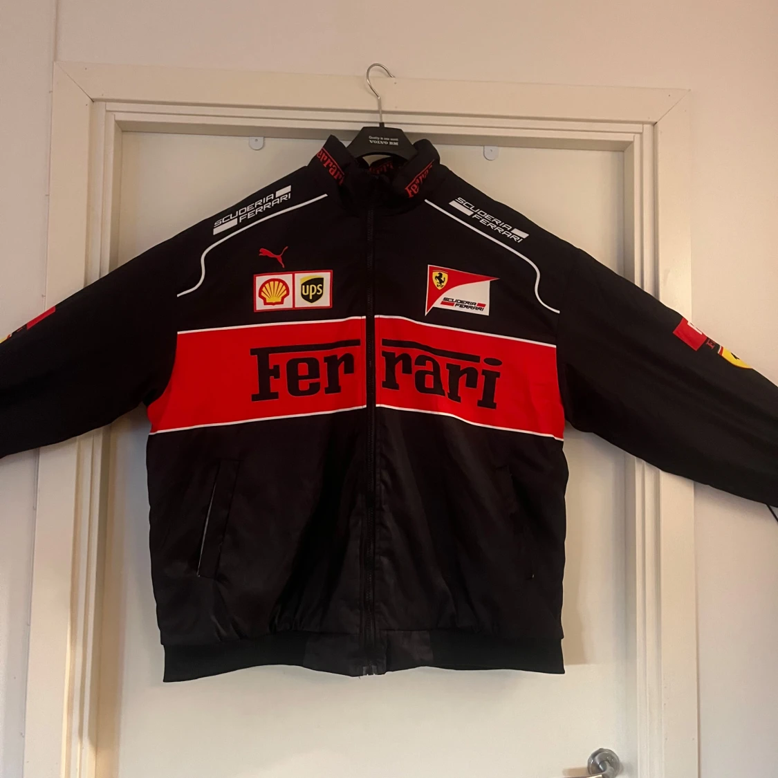Ferrari jacka