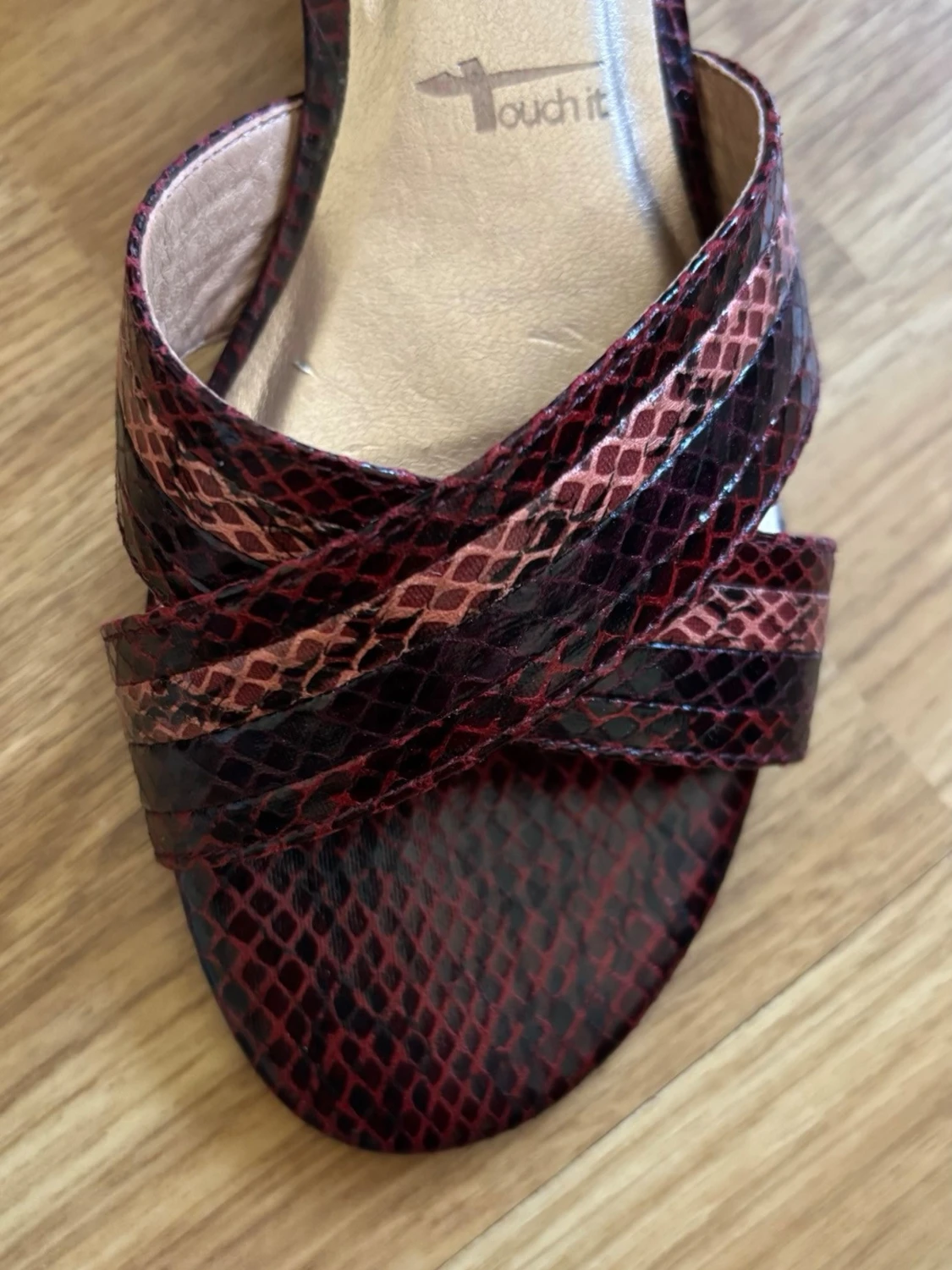 Rödbruna sandaler med ormmönster Tamaris - 3
