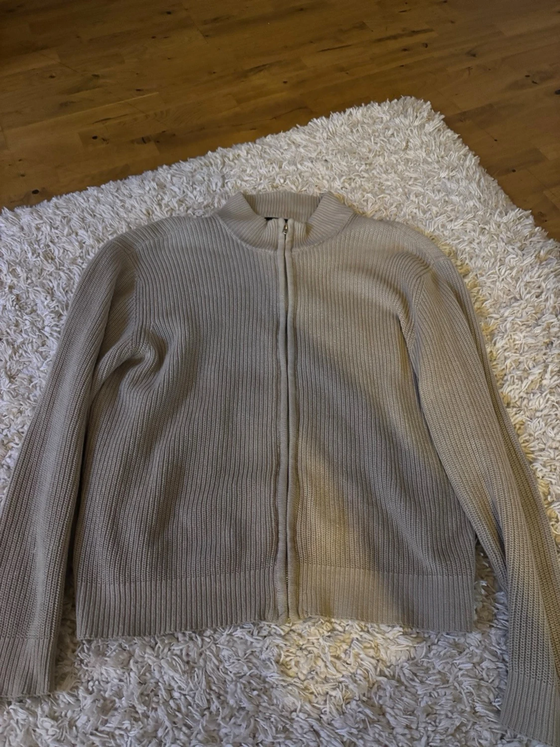 Beige ribbad ziptröja från 157