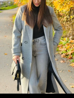 Coat - In very good condition, I bought it for 900kr, sell just 400