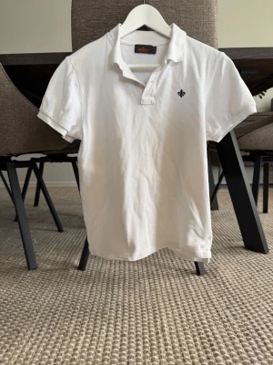 Morris pike - Säljer en Morris pike i storlek XS. Mycket bra skick. Postar inom 1–2 dagar.  Skriv privat om du vill ha fler bilder. 📦👕