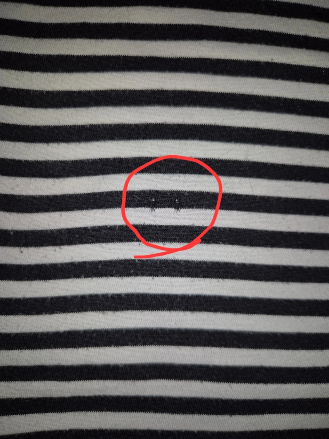 Randig svartvit t-shirt - 3