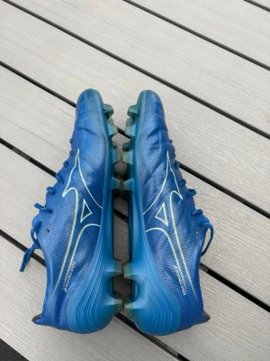 Mizuno Alpha Fotbollskor - Inprincip oanvända. Storlek 42,5
