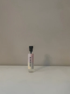 Aurora Vanille  - Parfymtest från Essence, i doften Aurora Vanille🙌🏻Testad en gång 