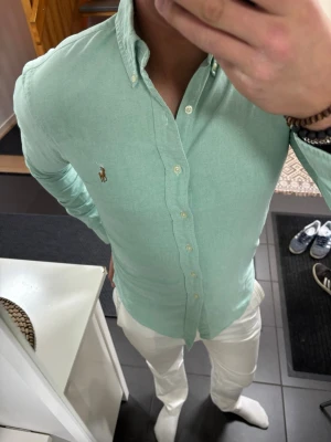 Ralph Lauren Skjorta  - Ralph Lauren Skjorta storlek S, skick 9/10. Pris 499, fraktar samma dag!