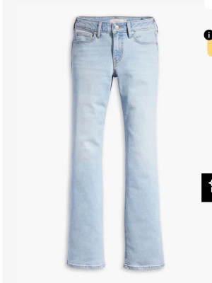 Ljusblå bootcut jeans från Levi's - Snygga ljusblå bootcut jeans från Levi’s 🩵🩵