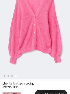 Rosa oversized cardigan  - Rosa oversized cardigan från Gina Tricot, helt ny och bara använd en gång. 