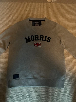 Morris - Säljer en Morris tröja. Knappt använd pga lite för liten. Storlek M. Kom privat om några funderingar 