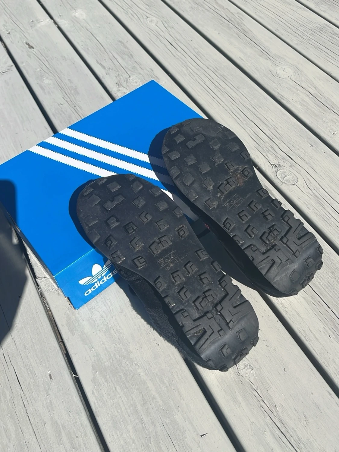 Svarta ralph louren sneakers med vit sula - 1