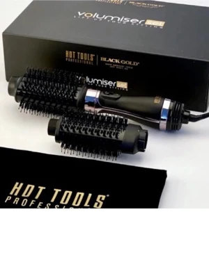 Hot Tools Volumiser Set hårborste - Volumiser Set från Hot Tools är en svart och guldig elektrisk rundborste med två utbytbara borsthuvuden. Perfekt för att styla och ge volym till håret. Använd endast 3 tillfällen.