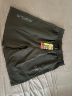 Svarta träningsshorts från Under Armour - Svarta träningsshorts 