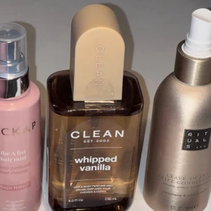 Nya produkter till paketpris billigt - Jag säljer dessa tre en clean mist vanilj en leave in cream från rituals och en hår mist från hickap. Du får alla tre för endast 450 kr